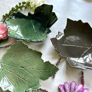 Set of three leaf stoneware bowls