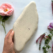 Load image into Gallery viewer, Leaf stoneware platter with gold