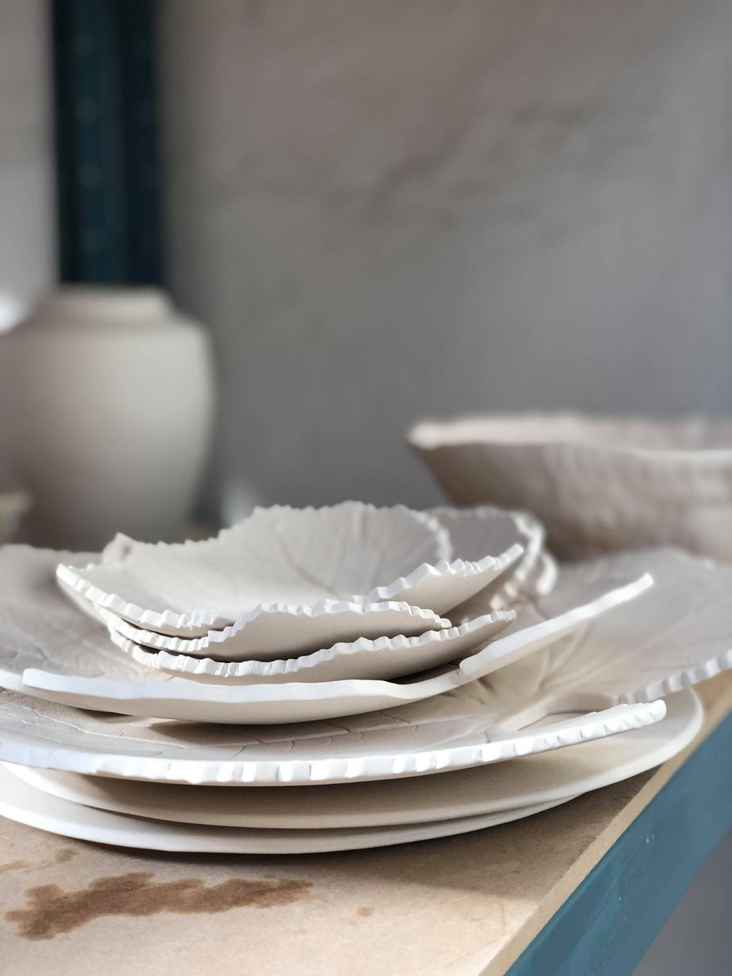 Ceramic Academy : Learn how to make plates and platters in stoneware and porcelain