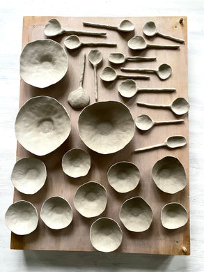 Ceramic Academy : Learn how to make small bowls and spoons using only your hands