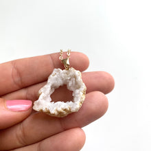 Load image into Gallery viewer, Agate slice necklace