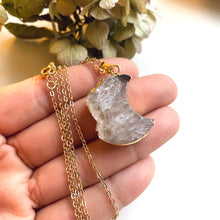 Load image into Gallery viewer, Agate Moon Necklace